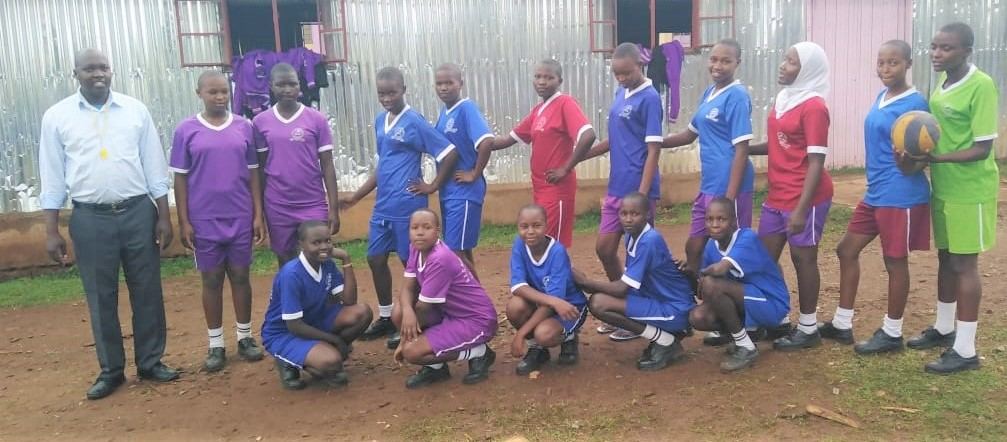 A school team with their coaches
